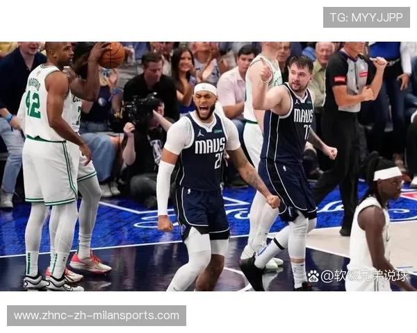 东契奇中路突破轻松得手，独行侠稳住进攻